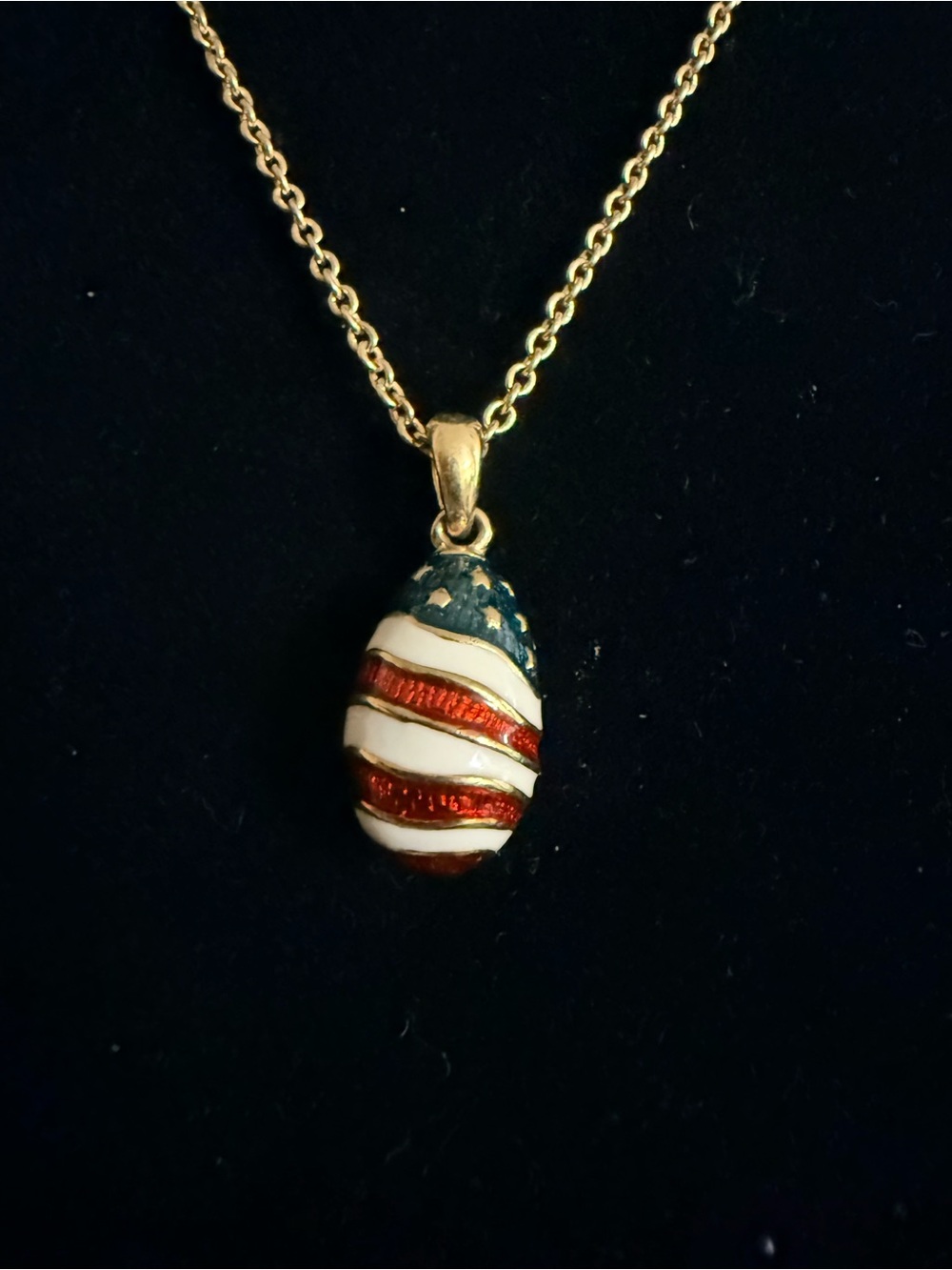 Vintage Joan rivers Gold tone Necklace with Red White and Blue Striped Pendant - Picture 4 of 5
